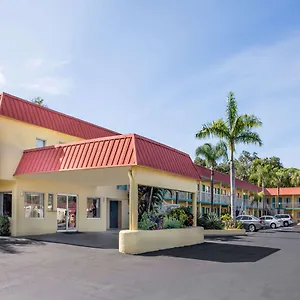 Super 8 By Wyndham Near Siesta Key Sarasota