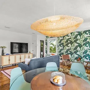 Julia Place Holiday home